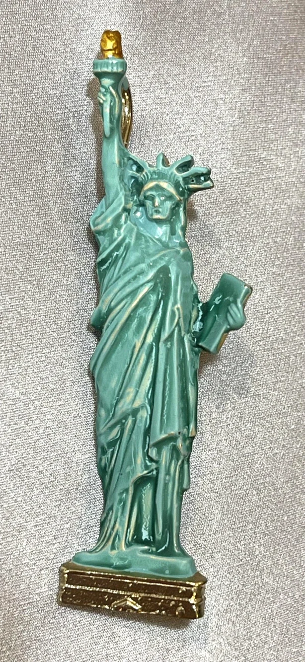 NWOT Green Statue Of Liberty Brooch Pendant Enamel Travel Monument Souvenir